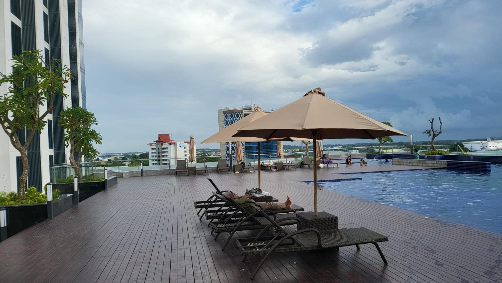 Pollux Habibie Level 19 Apartemen Batam